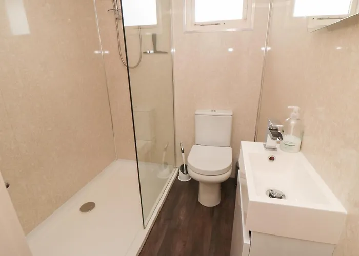 3 Valley View * York